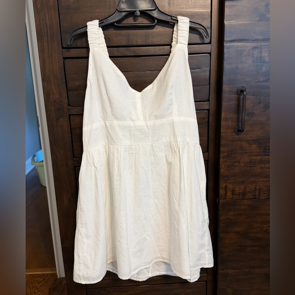 Abercrombie &Fitch White lined Sleeveless V-Neck Sundress size large